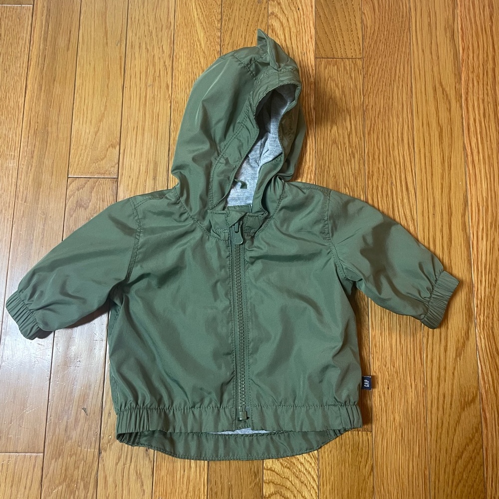 GAP Olive Kids Hooded light weight Dino hooded jacket‎ 0-3months